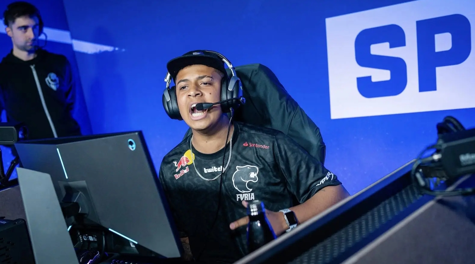 东契奇在比 东契奇在比