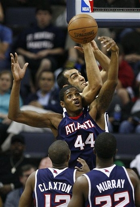 却只能屈居 却只能屈居