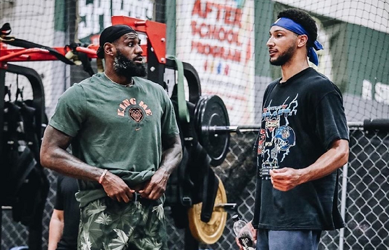 核心主题很 核心主题很